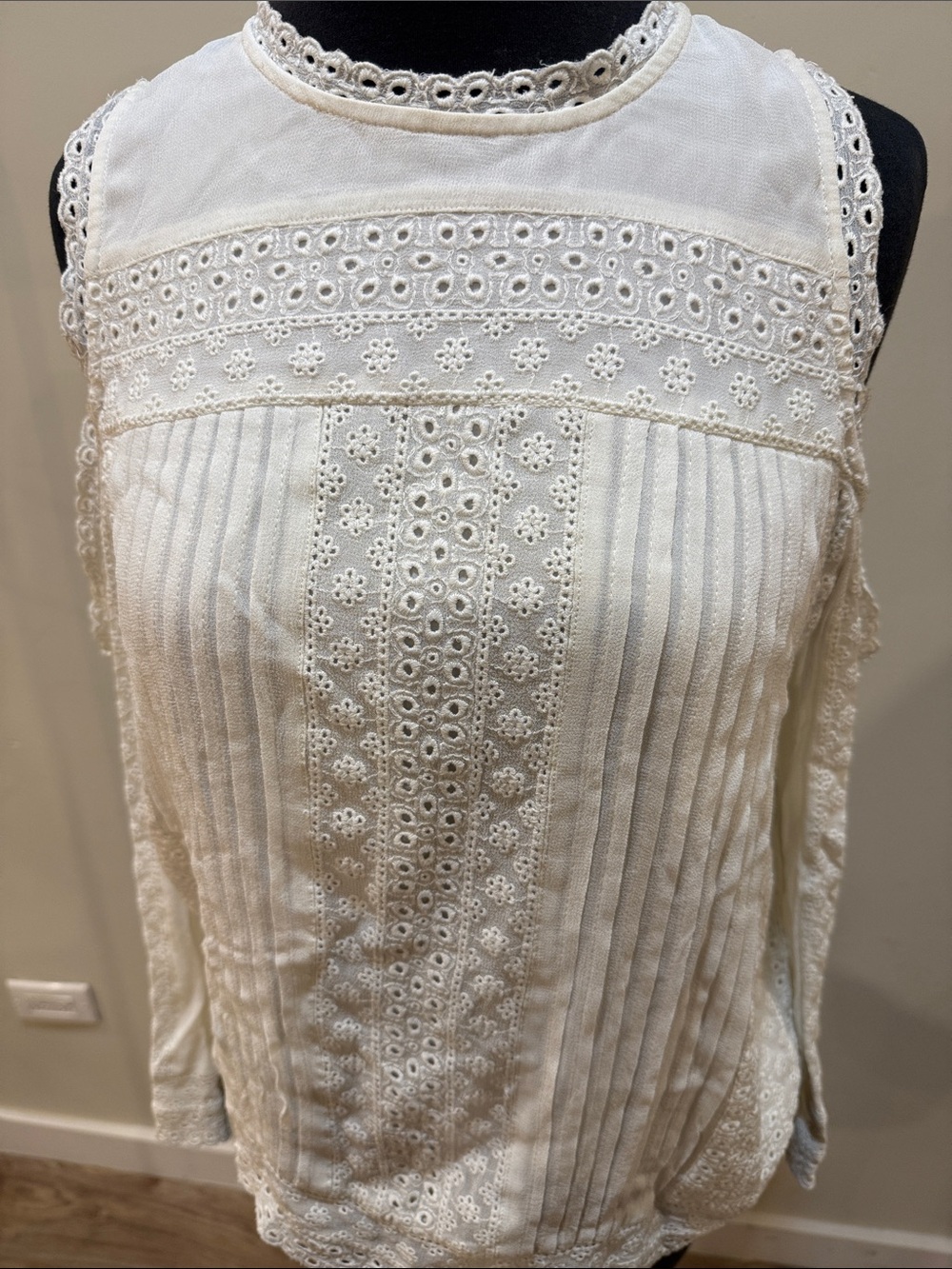 Alice + Olivia Ophelia Eyelet Lace Cold Shoulder Blouse - Picture 5 of 7